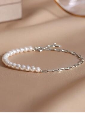 Silver Chain Bracelet with White Pearls